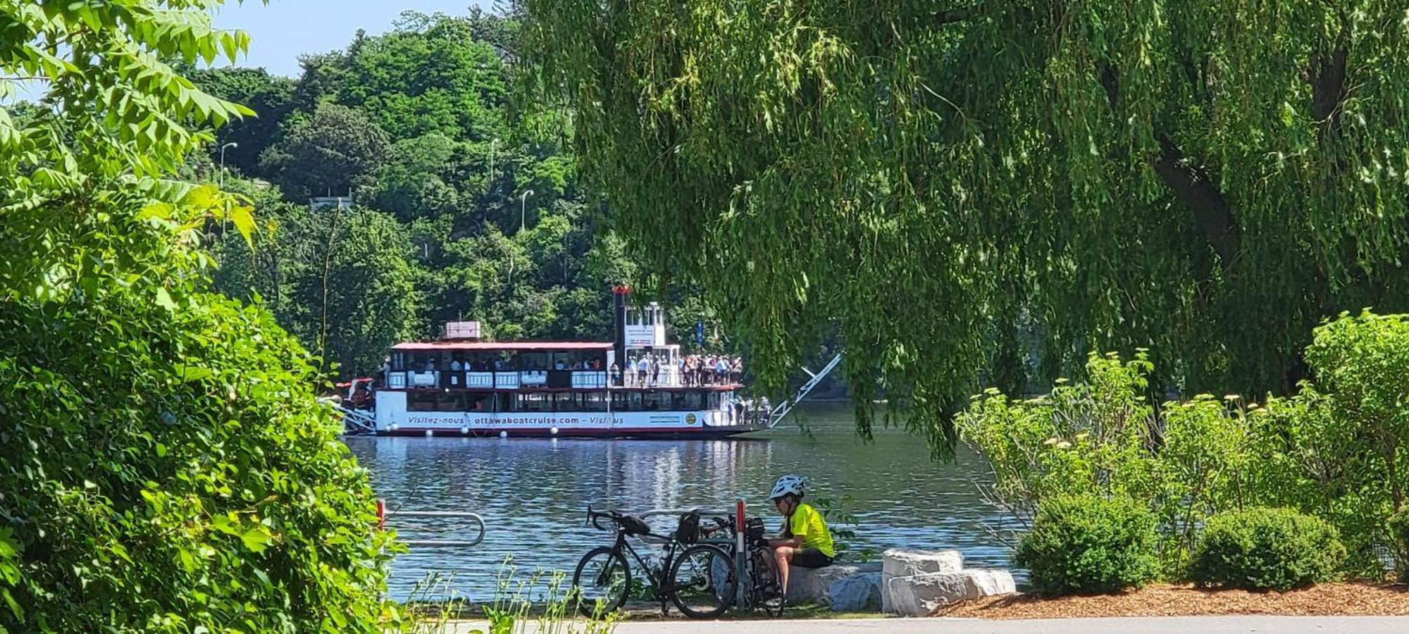 Kokomo Inn Bed And Breakfast Ottawa-Gatineau'S Only Tropical Riverfront B&B On The National Capital Cycling Pathway Route Verte #1 - For Adults Only - Chambre D'Hotes Tropical Aux Berges Des Outaouais Bnb #17542O Bagian luar foto