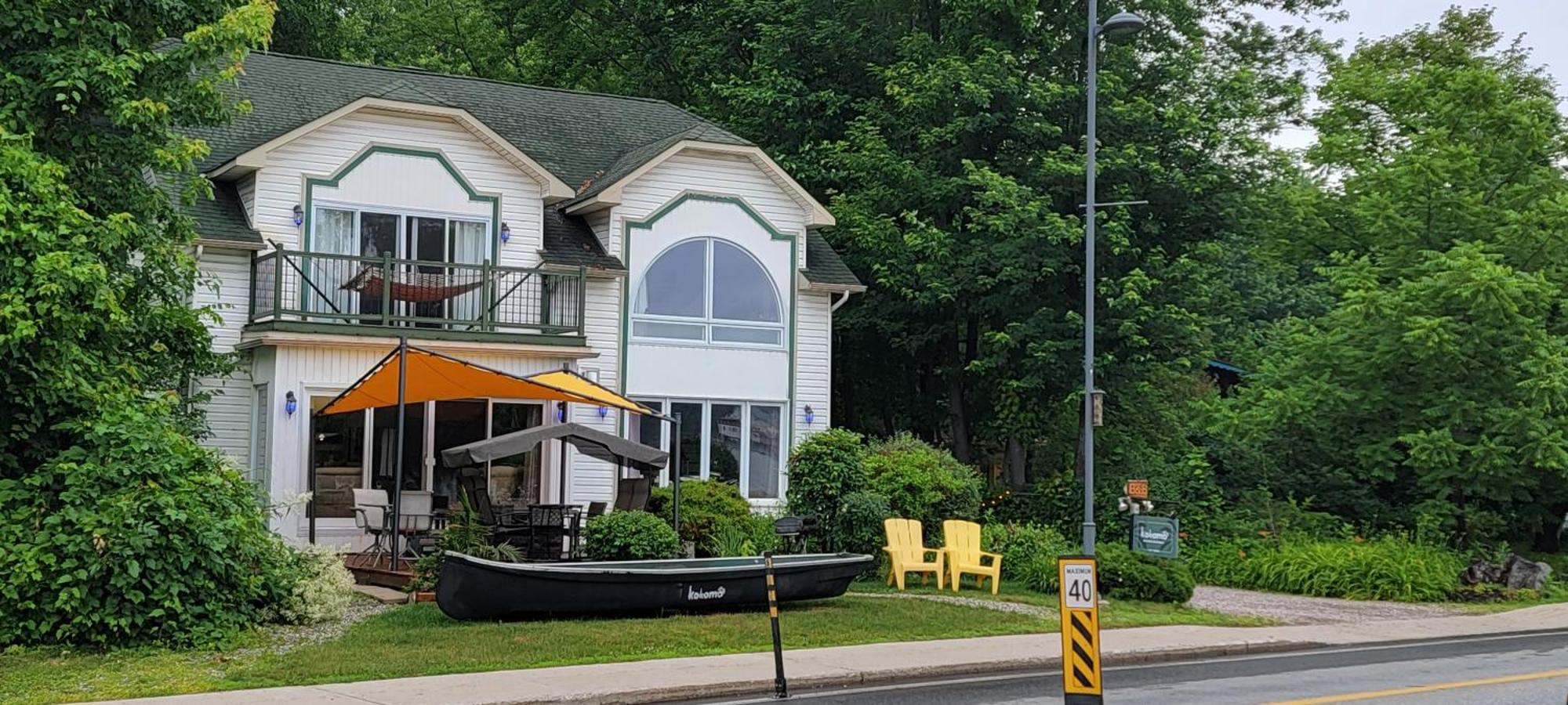 Kokomo Inn Bed And Breakfast Ottawa-Gatineau'S Only Tropical Riverfront B&B On The National Capital Cycling Pathway Route Verte #1 - For Adults Only - Chambre D'Hotes Tropical Aux Berges Des Outaouais Bnb #17542O Bagian luar foto