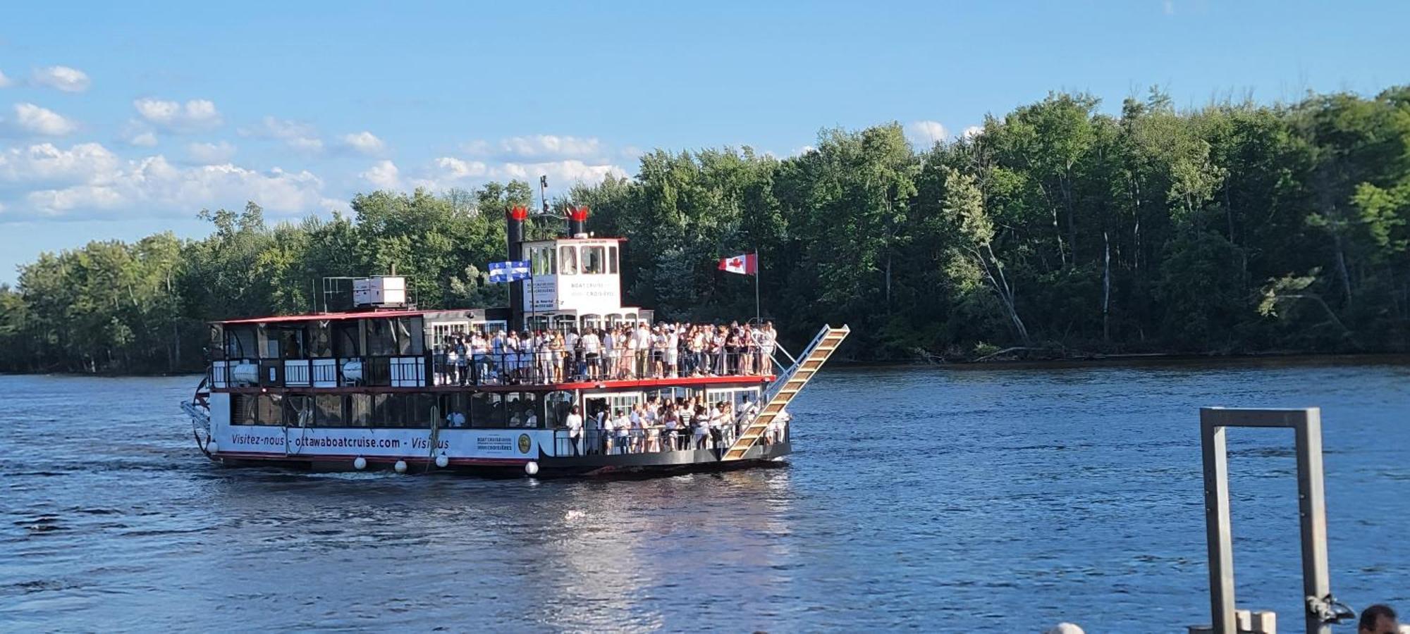 Kokomo Inn Bed And Breakfast Ottawa-Gatineau'S Only Tropical Riverfront B&B On The National Capital Cycling Pathway Route Verte #1 - For Adults Only - Chambre D'Hotes Tropical Aux Berges Des Outaouais Bnb #17542O Bagian luar foto