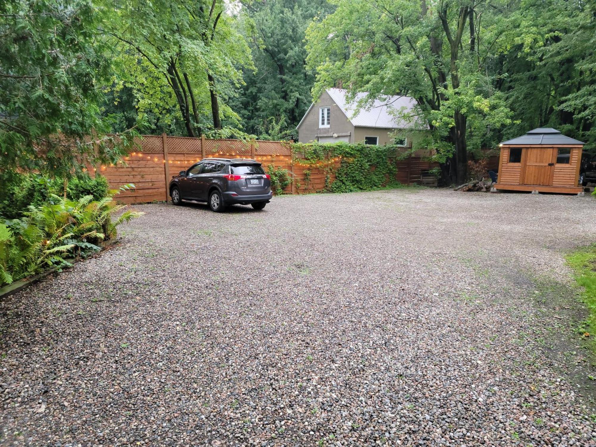 Kokomo Inn Bed And Breakfast Ottawa-Gatineau'S Only Tropical Riverfront B&B On The National Capital Cycling Pathway Route Verte #1 - For Adults Only - Chambre D'Hotes Tropical Aux Berges Des Outaouais Bnb #17542O Bagian luar foto