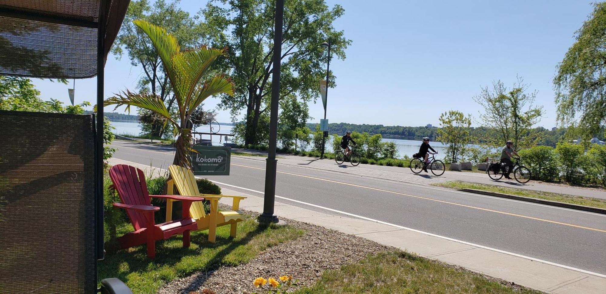 Kokomo Inn Bed And Breakfast Ottawa-Gatineau'S Only Tropical Riverfront B&B On The National Capital Cycling Pathway Route Verte #1 - For Adults Only - Chambre D'Hotes Tropical Aux Berges Des Outaouais Bnb #17542O Bagian luar foto