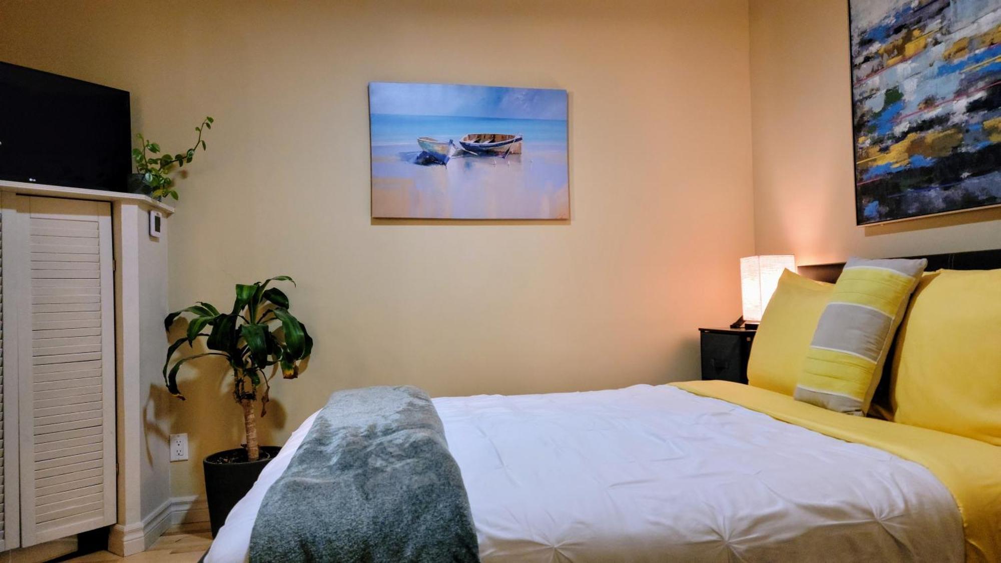 Kokomo Inn Bed And Breakfast Ottawa-Gatineau'S Only Tropical Riverfront B&B On The National Capital Cycling Pathway Route Verte #1 - For Adults Only - Chambre D'Hotes Tropical Aux Berges Des Outaouais Bnb #17542O Ruang foto