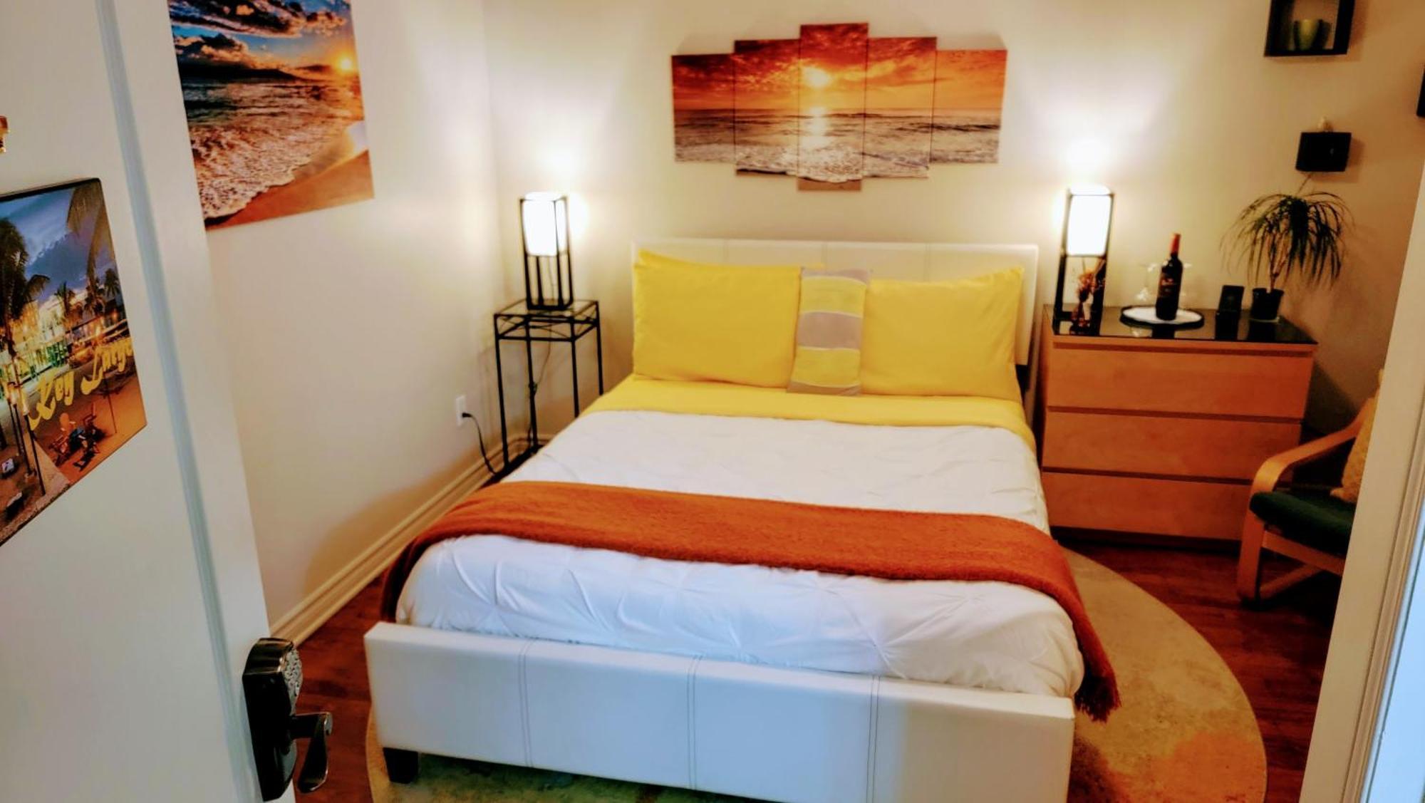 Kokomo Inn Bed And Breakfast Ottawa-Gatineau'S Only Tropical Riverfront B&B On The National Capital Cycling Pathway Route Verte #1 - For Adults Only - Chambre D'Hotes Tropical Aux Berges Des Outaouais Bnb #17542O Ruang foto