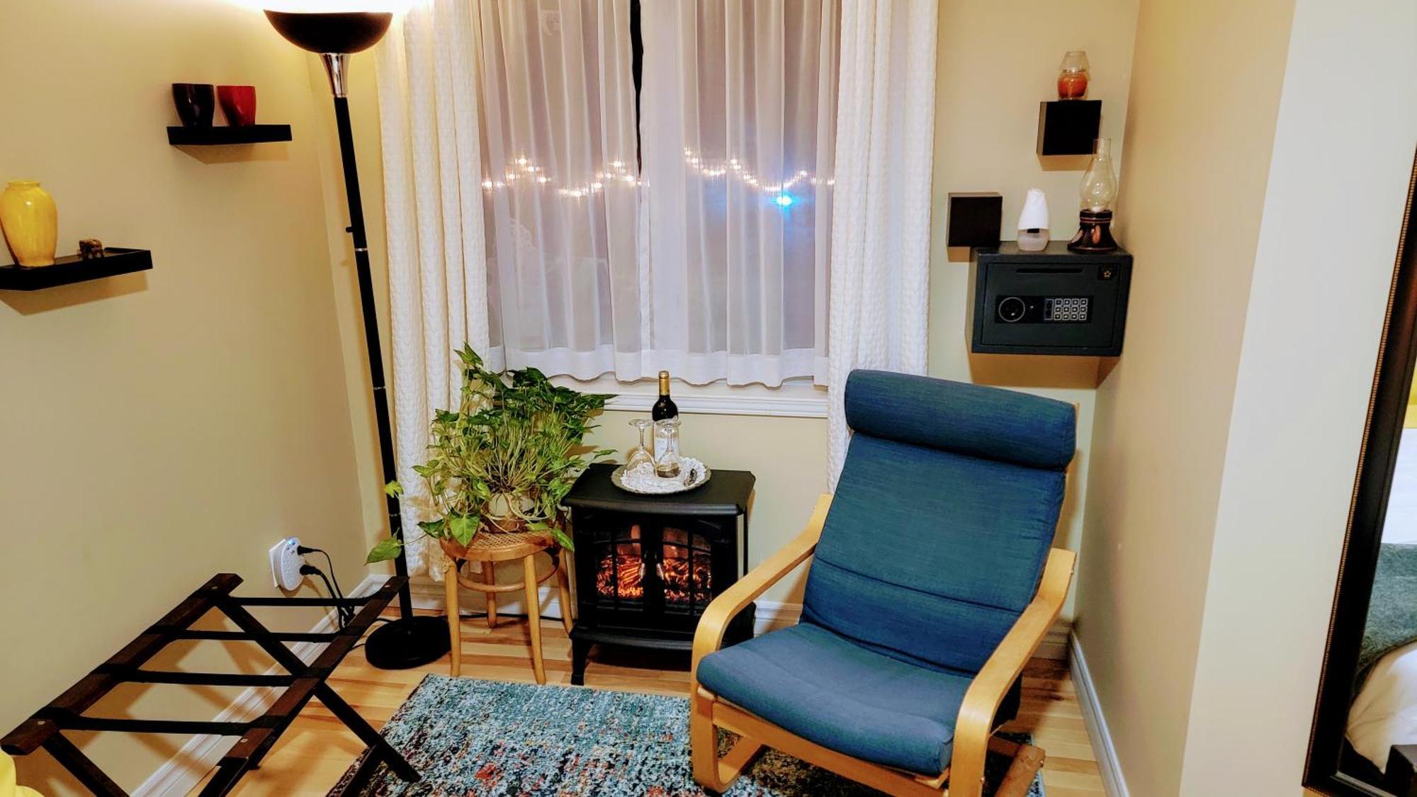 Kokomo Inn Bed And Breakfast Ottawa-Gatineau'S Only Tropical Riverfront B&B On The National Capital Cycling Pathway Route Verte #1 - For Adults Only - Chambre D'Hotes Tropical Aux Berges Des Outaouais Bnb #17542O Ruang foto